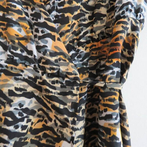 SALONI Lea 100% Silk Crepe Mini Wrap Dress in Ink Tiger Print - Size US 4 - Picture 10 of 16